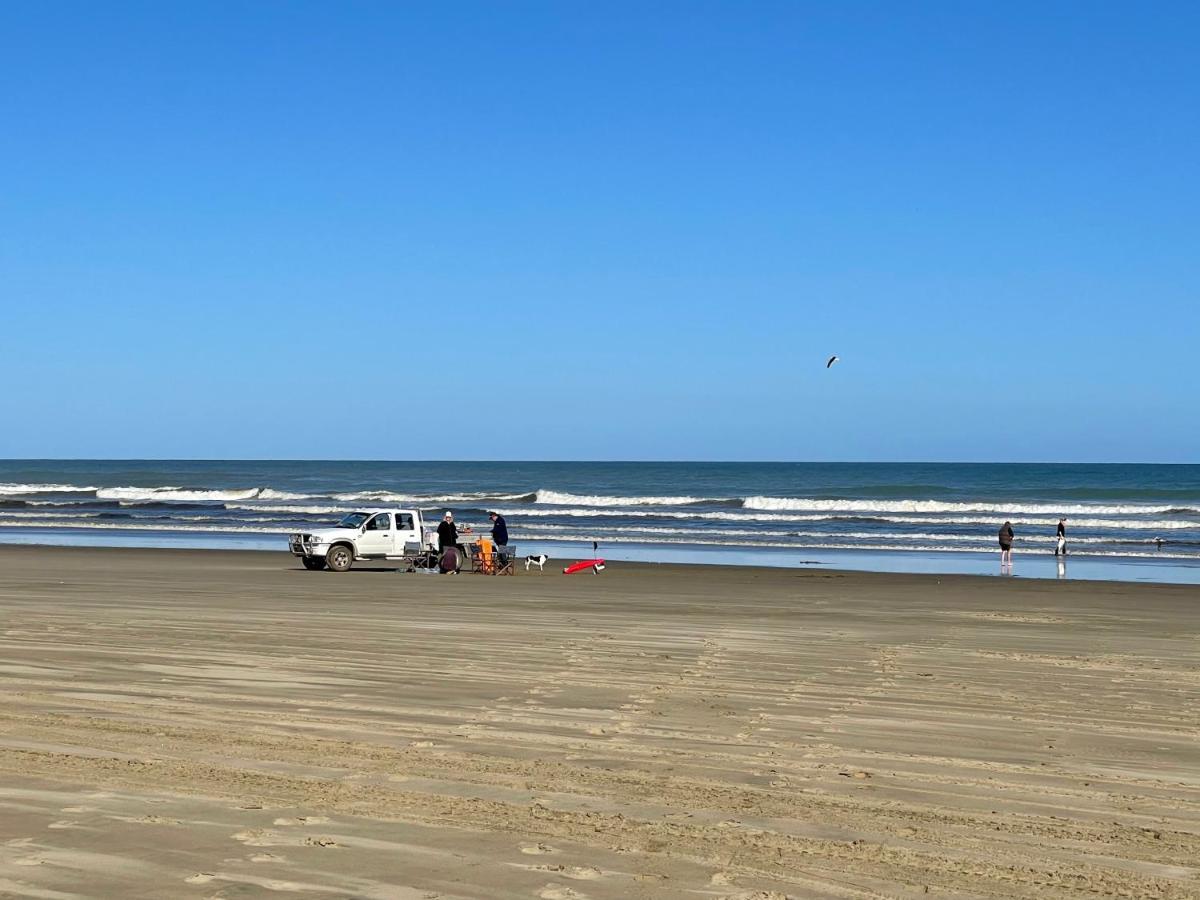 Toad Hall Baylys Beach Экстерьер фото